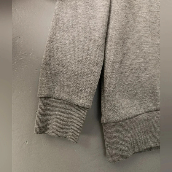 Ingrid & Isabel Mama Crewneck Grey Sweater sz XS - Picture 7 of 10